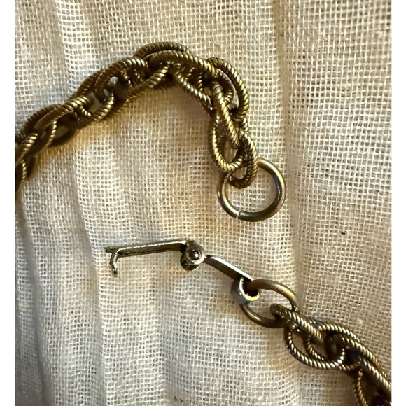 Vintage Ornate Medallion Statement Necklace Oversized Heavy Goldtone - Picture 4 of 9